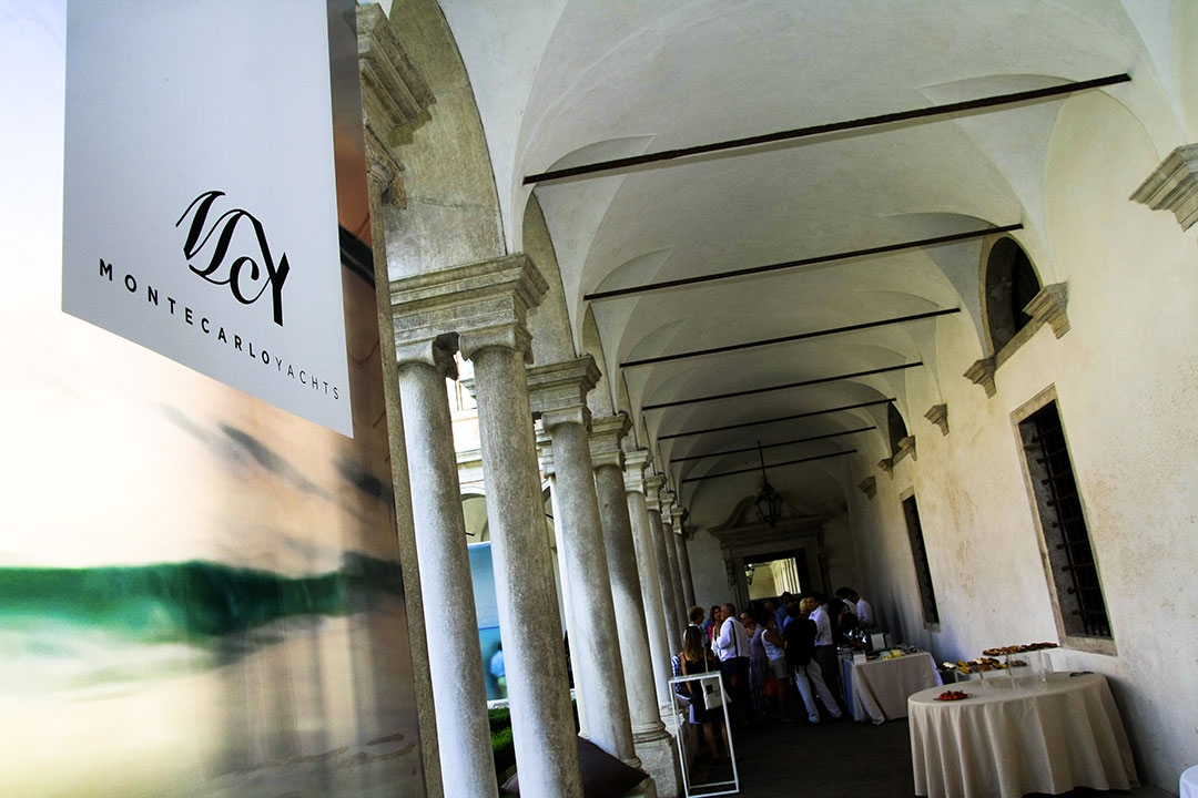 MCY 76 Worldwide Press Première