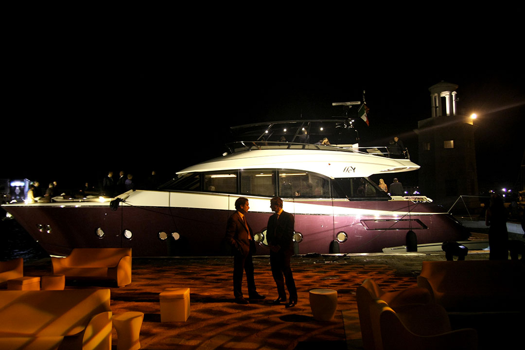 MCY 76 Worldwide Press Première