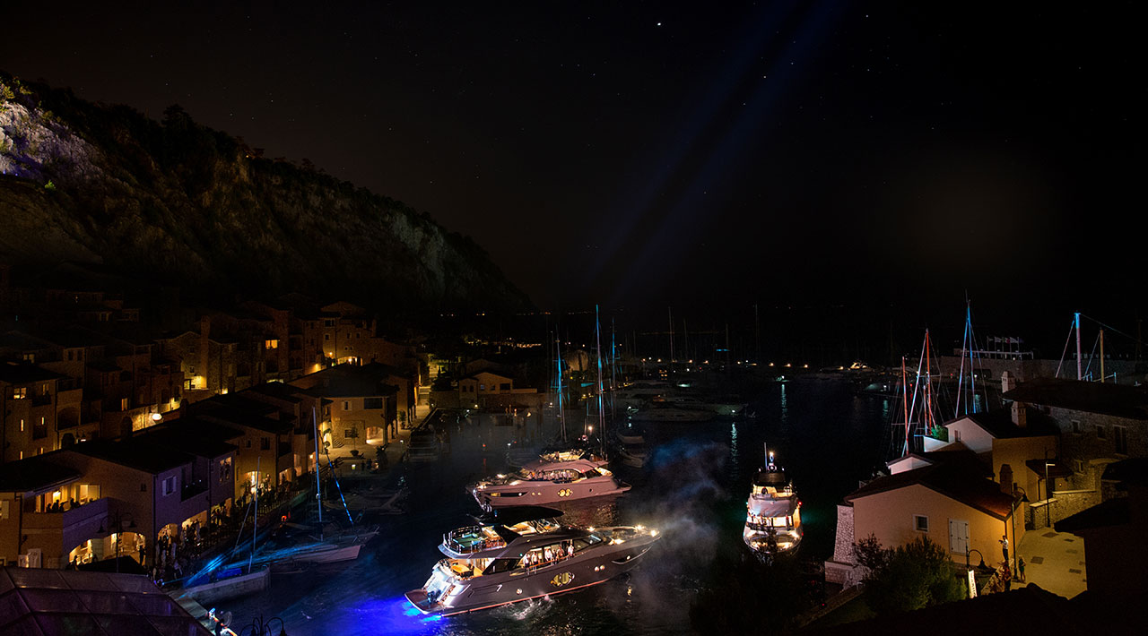 MCY 70 VSION - A tribute to light