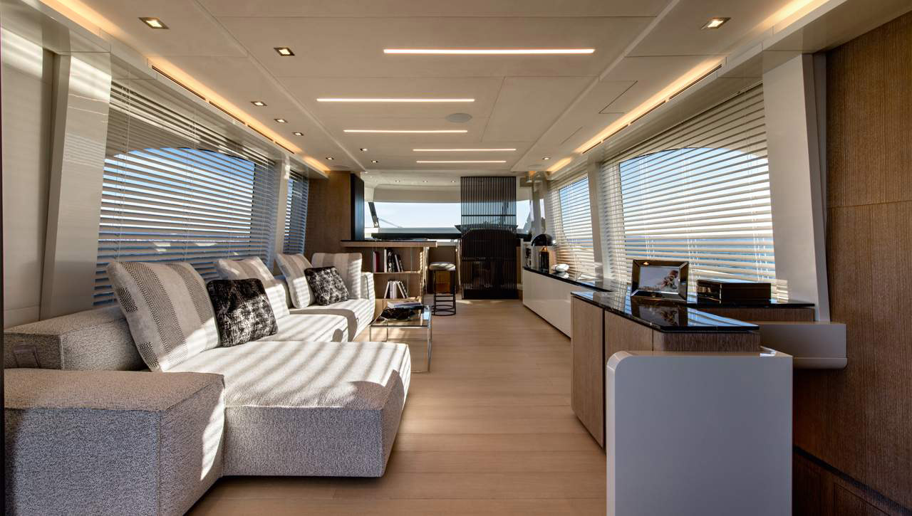 MCY 70 VSION - Interior