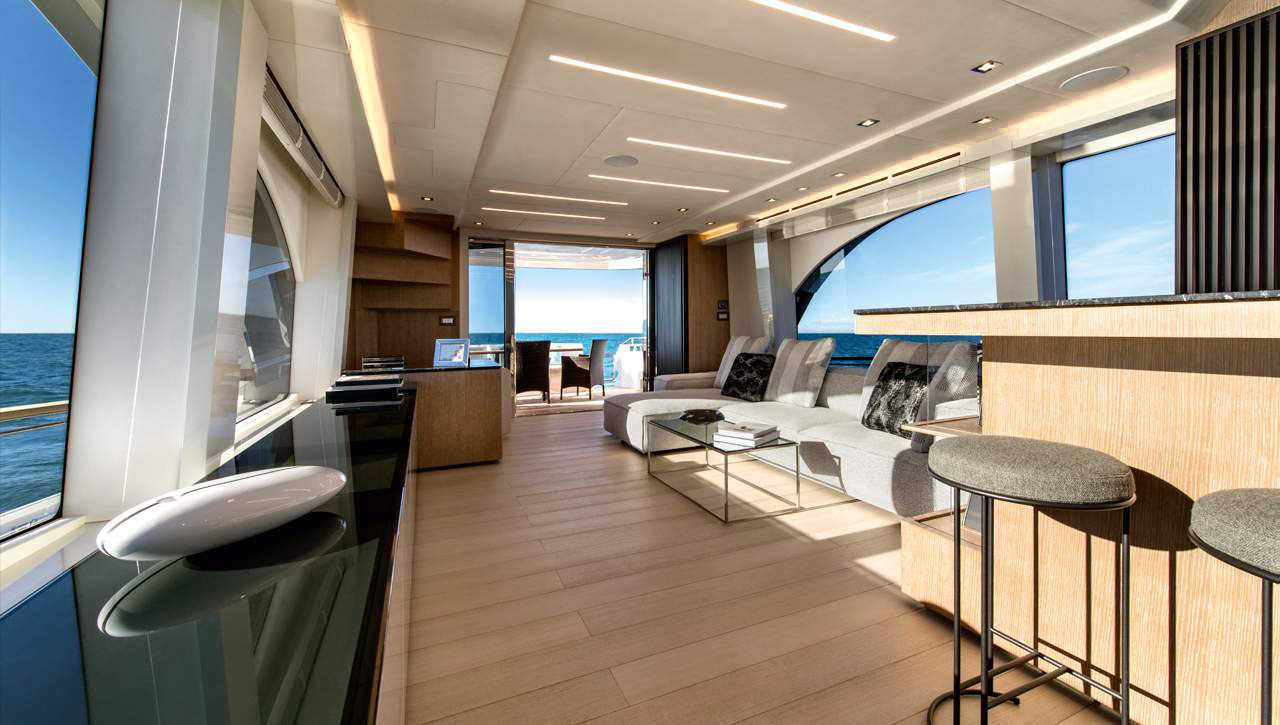 MCY 70 VSION - Interior