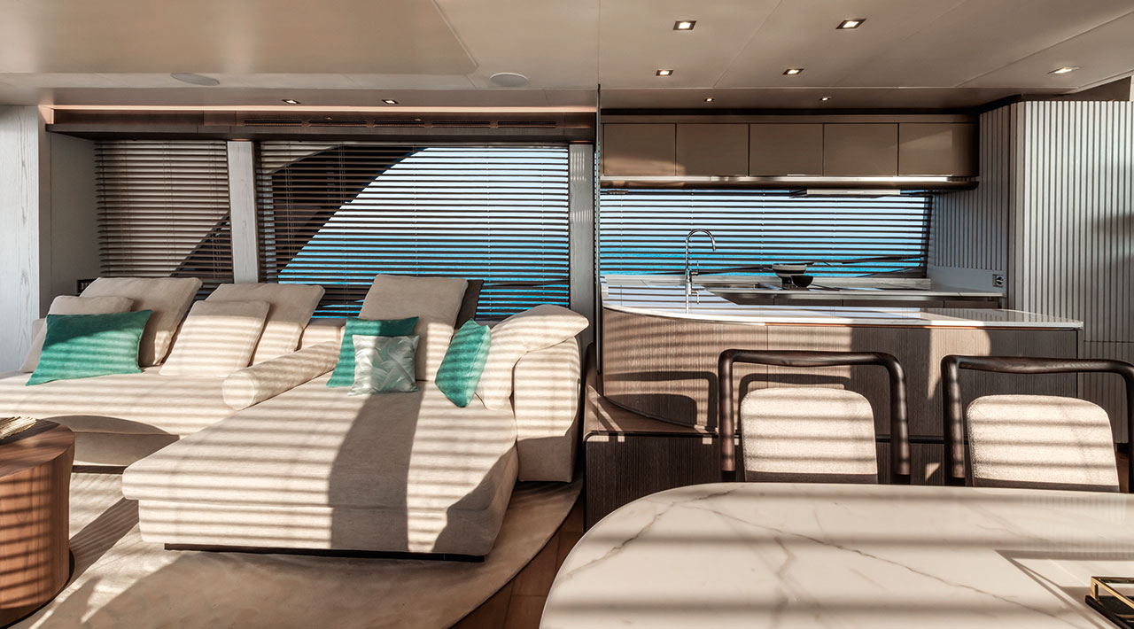 MCY 76 VSION - Interior