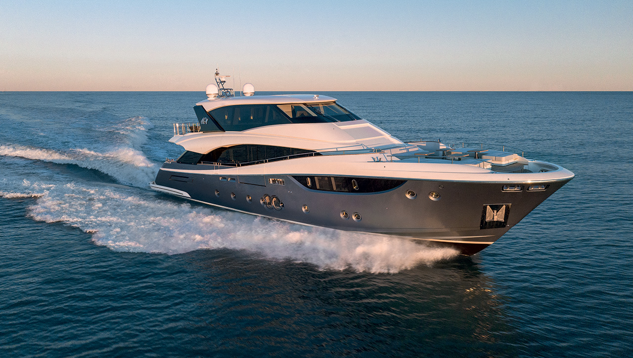 MCY 105 SKYLOUNGE Navigation