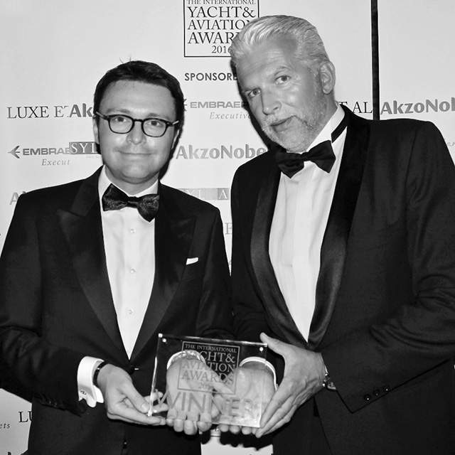 L'interior design del MCY 105 è stato riconosciuto col premio International Yacht and Aviation Awards